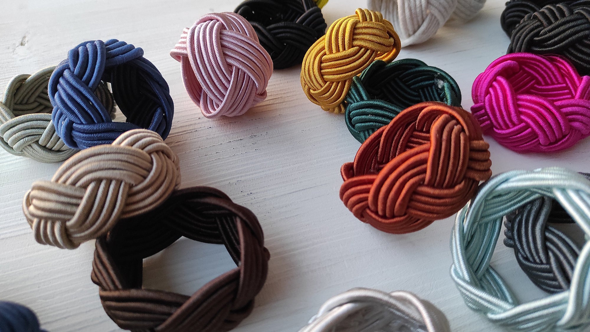 Colorful Rayon Knot Napkin Ring, Rustic Handmade Napkin Holder, Wedding Napkin Rings, Turks Head Style Rustic Napkin Holders