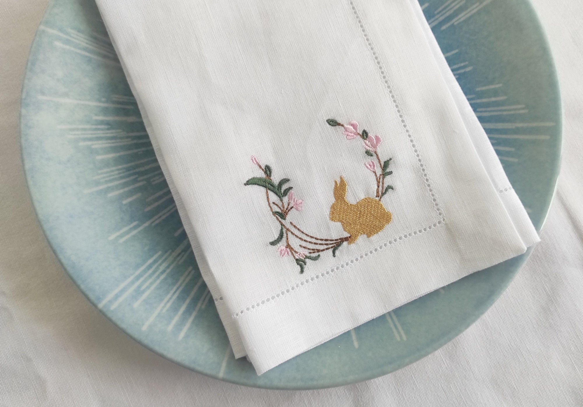 Easter Napkins, Easter Embroidered Linen Napkins, Easter Bunny Linen Napkins, Peter Rabbit Easter Linen Napkins, Easter Party Napkins