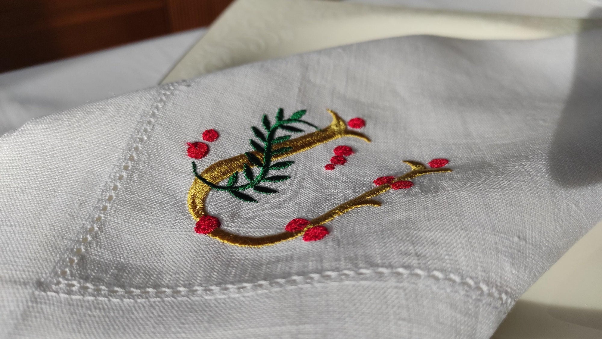 Personalized Christmas Napkins, Holly Misletoe Linen Napkins, Xmas Linen Napkins, Holly Monogrammed Linen Napkins