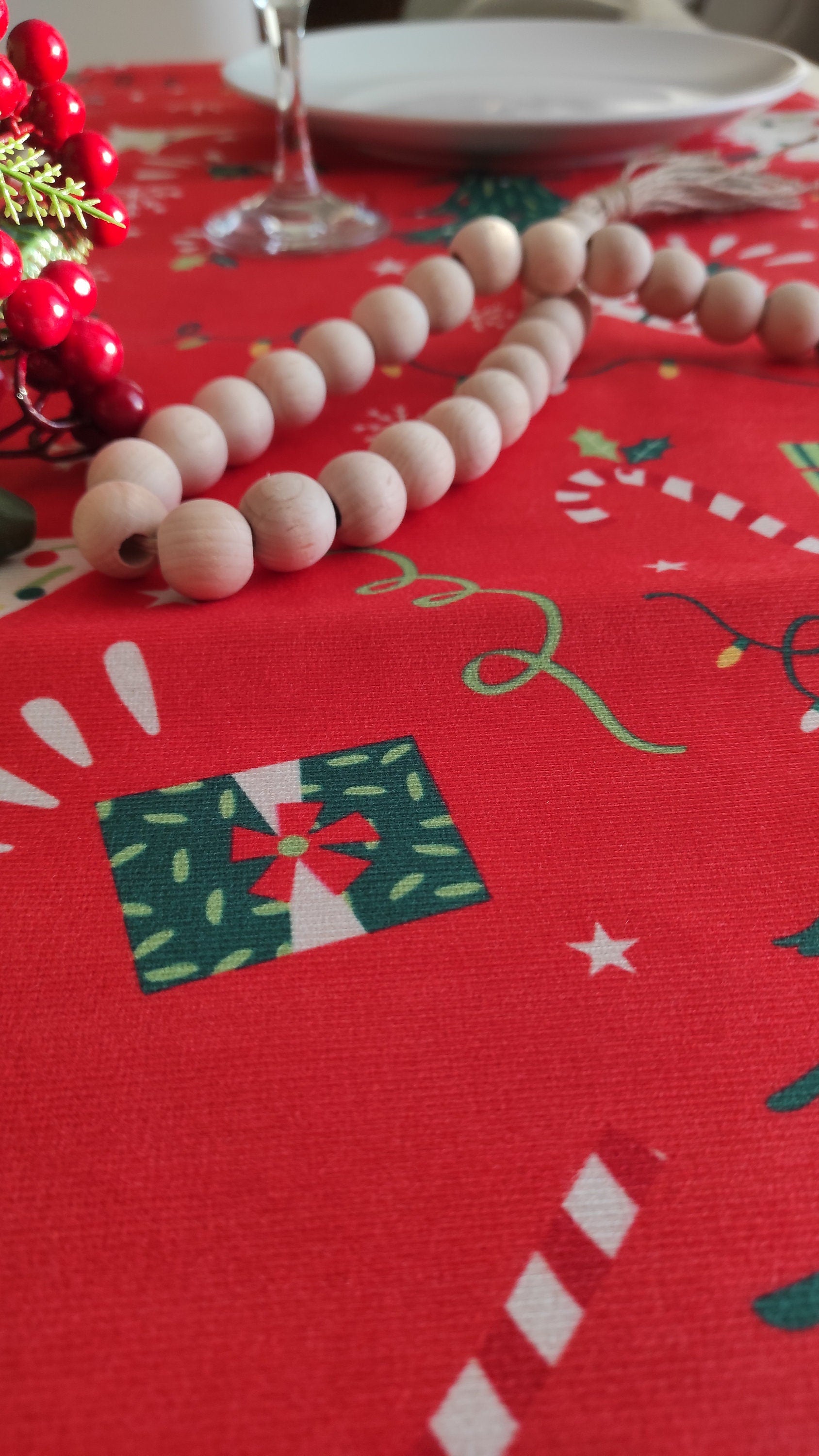 Christmas Table Runner, Holly Table Runner, Xmas Table Runner, Christmas Party Table Runner, Christmas Gift