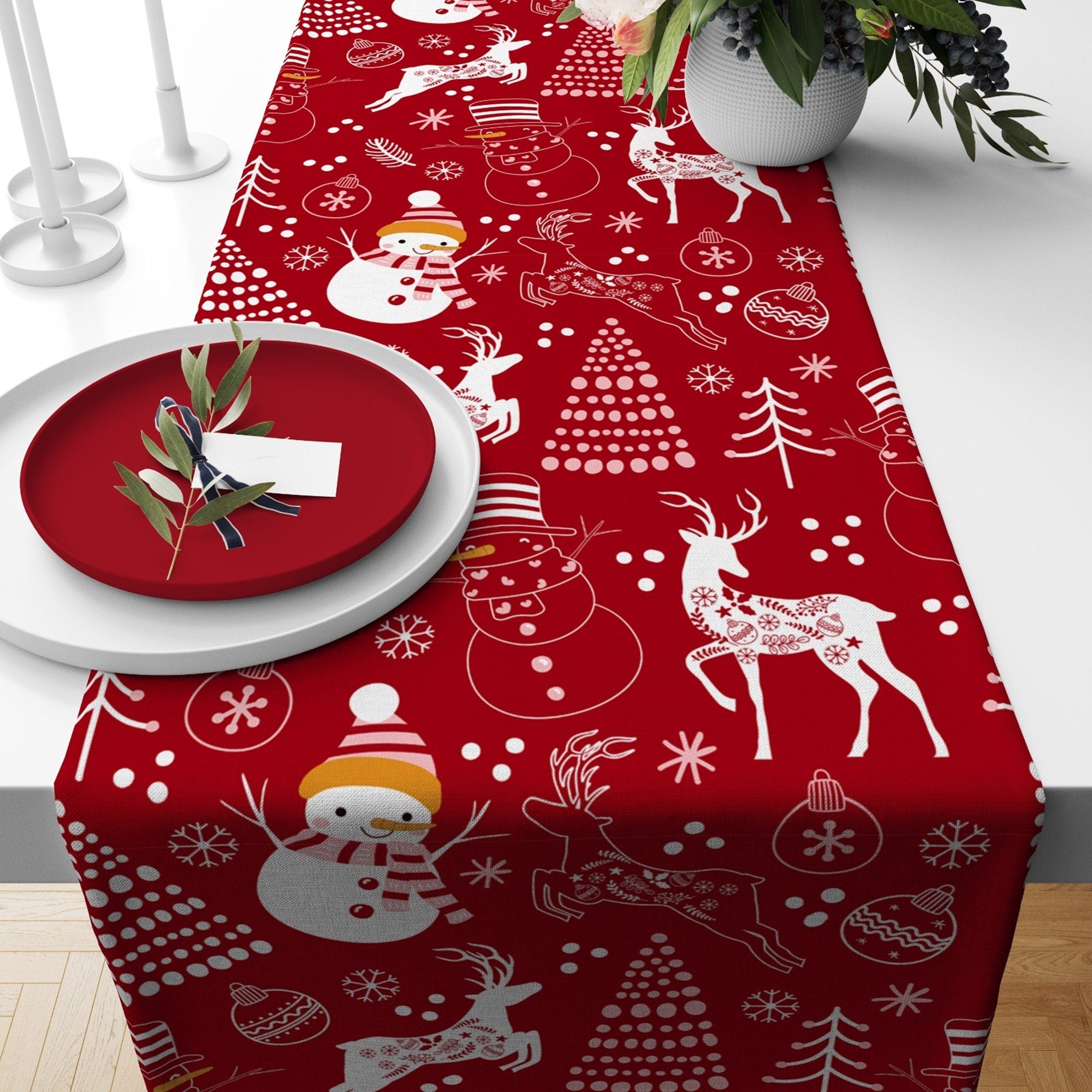 Christmas Table Runner, Holly Table Runner, Xmas Table Runner, Christmas Party Table Runner, Christmas Gift, Christmas Table