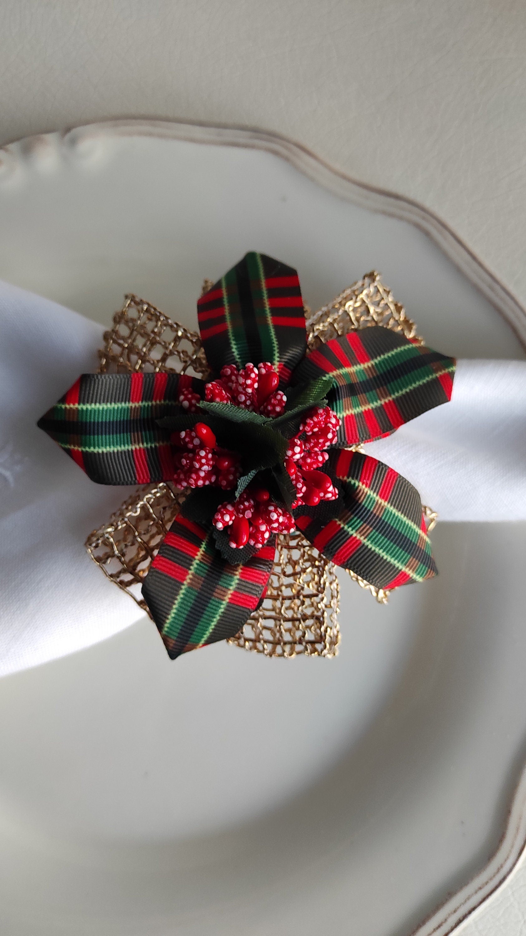 Christmas Mistletoe Napkin Ring, Christmas Buffalo Plaid Berry Napkin Rings, Holly Napkin Ring, Christmas Table Decor, Xmas Napkin Holder