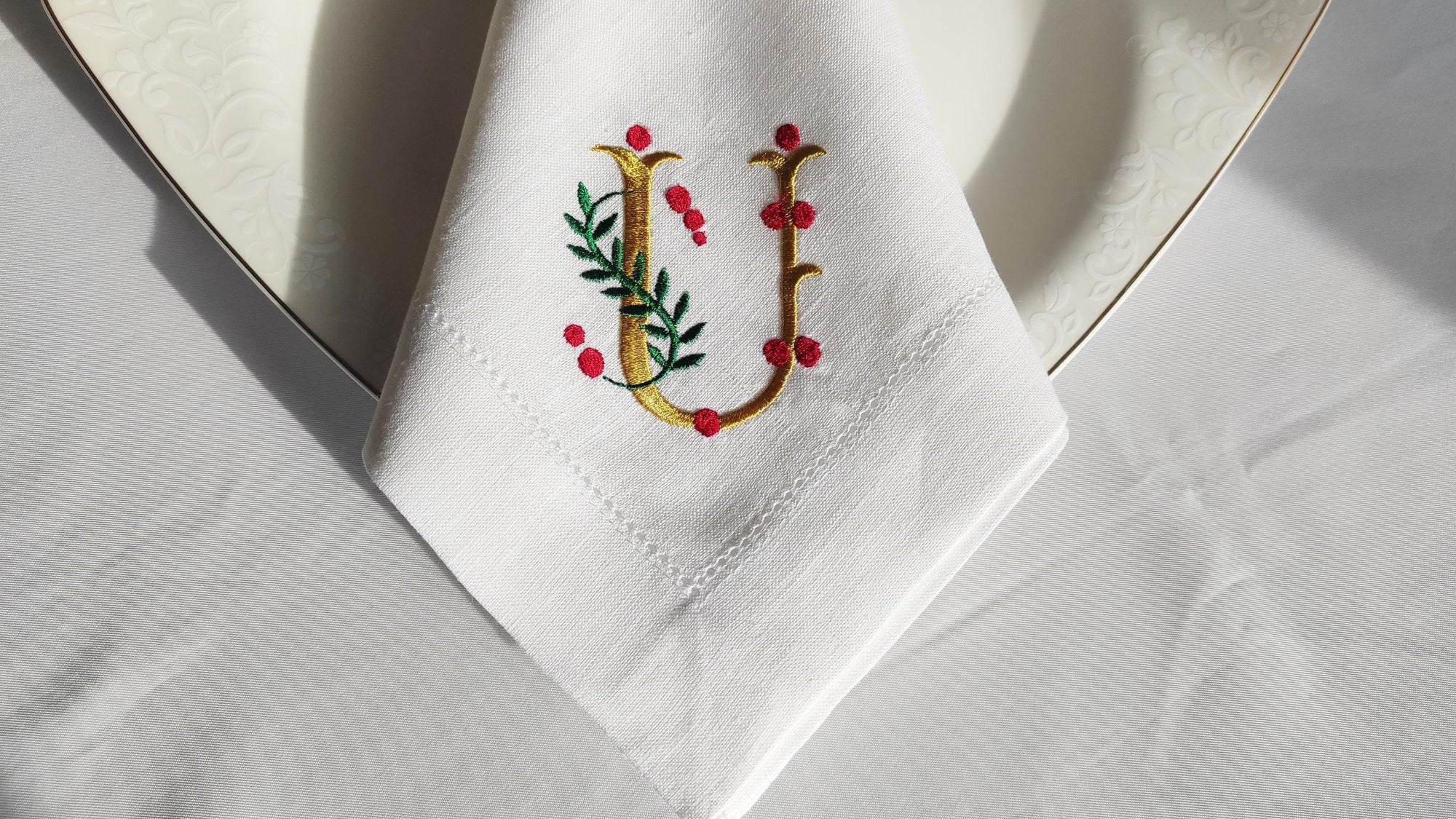 Personalized Christmas Napkins, Holly Misletoe Linen Napkins, Xmas Linen Napkins, Holly Monogrammed Linen Napkins