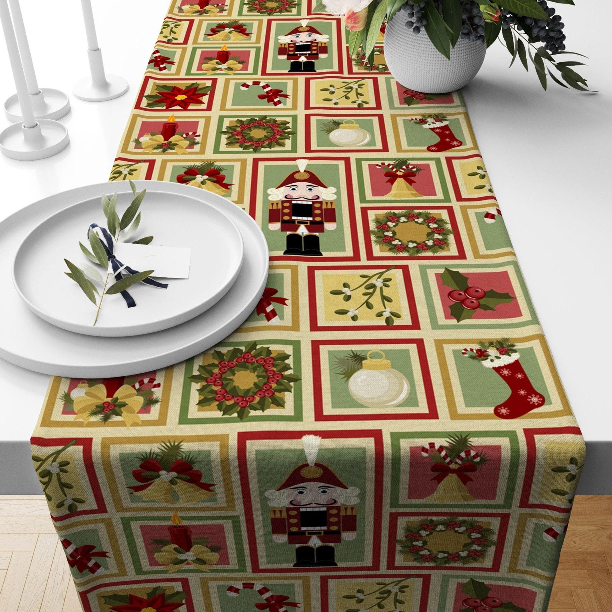 Christmas Flowers Table Runner, Christmas Red Berry Table Runner, Xmas Table Runner, Christmas Party Table, Christmas Gift