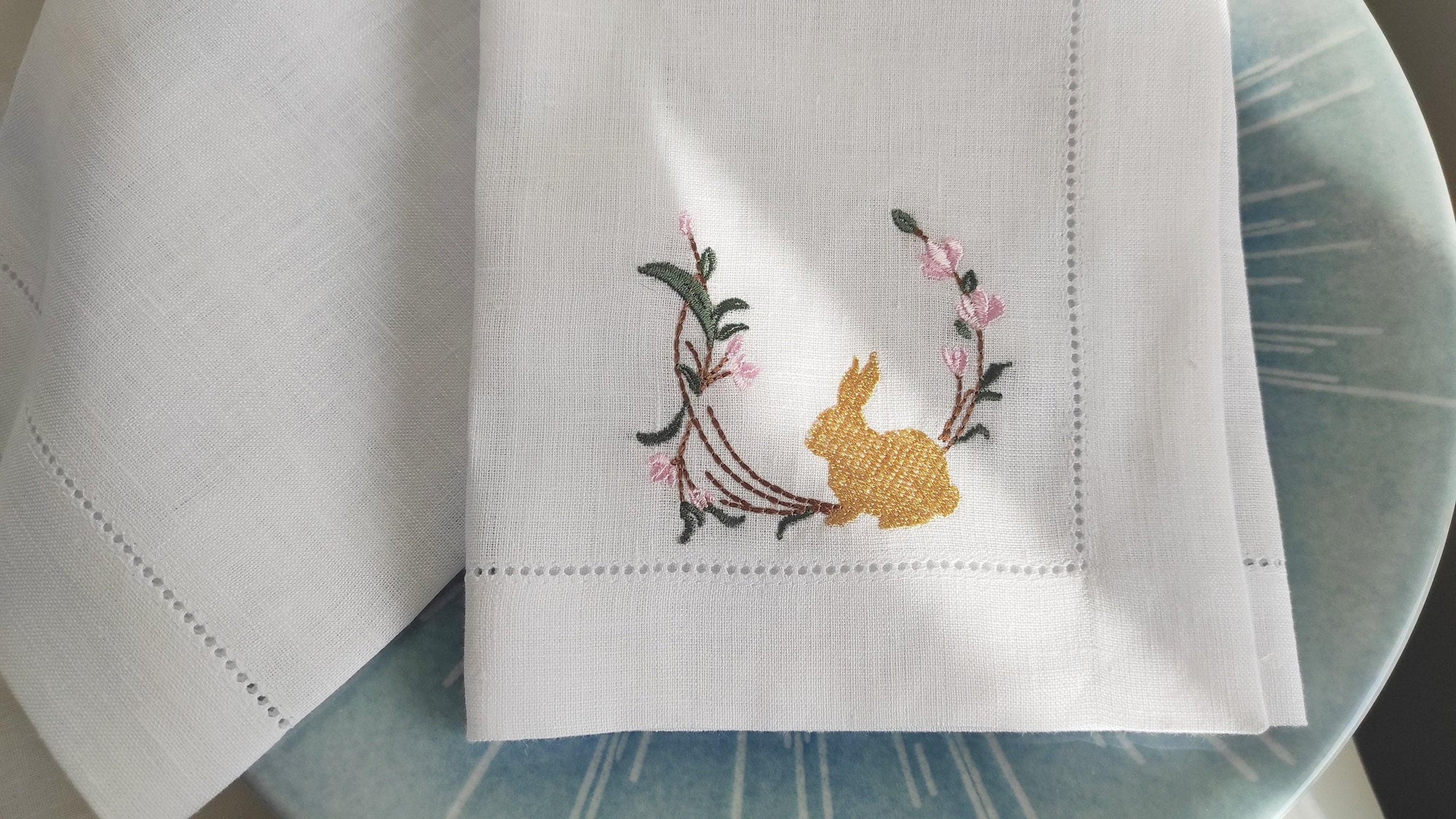 Easter Napkins, Easter Embroidered Linen Napkins, Easter Bunny Linen Napkins, Peter Rabbit Easter Linen Napkins, Easter Party Napkins