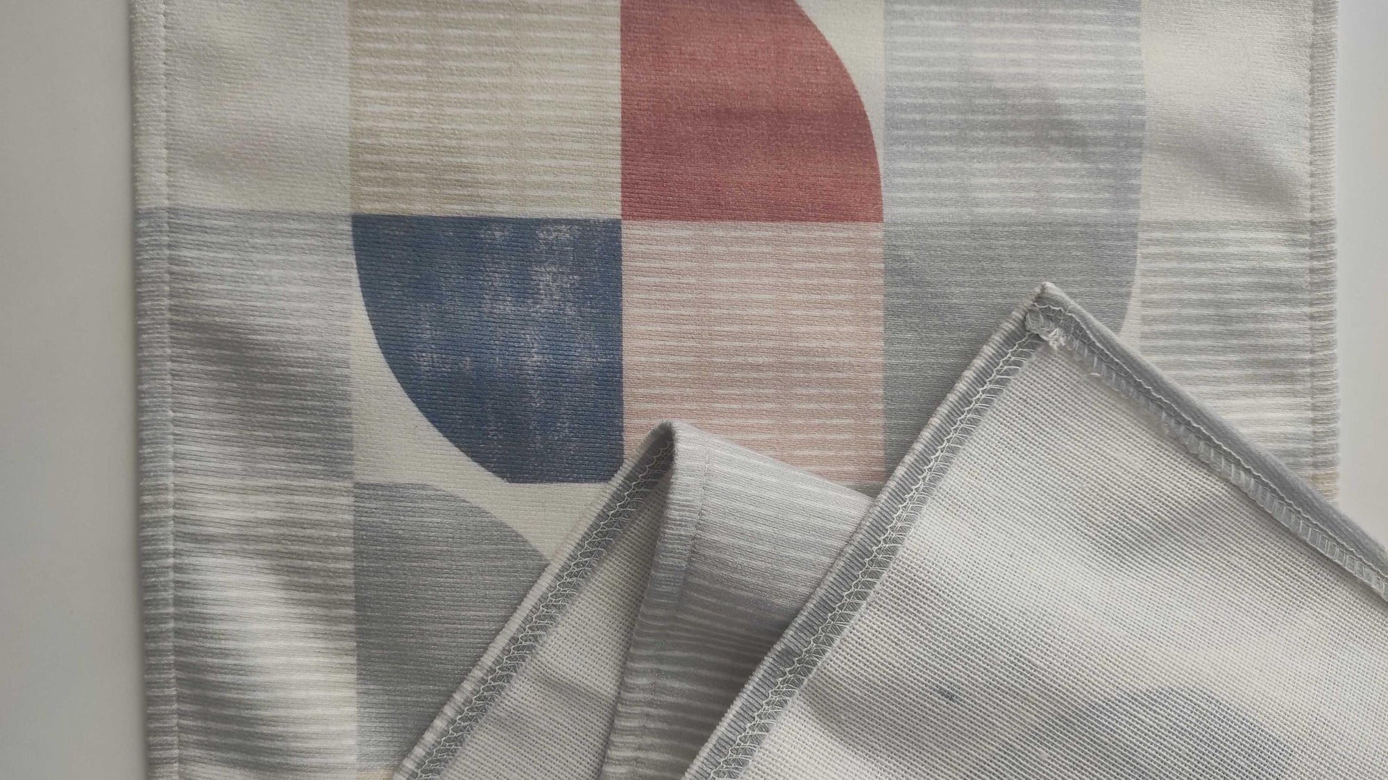 Retro Mid Century Modern Geometric Table Runner, Retro Party Table Decor, 70s Table Decor, Geometric Retro Table Runner