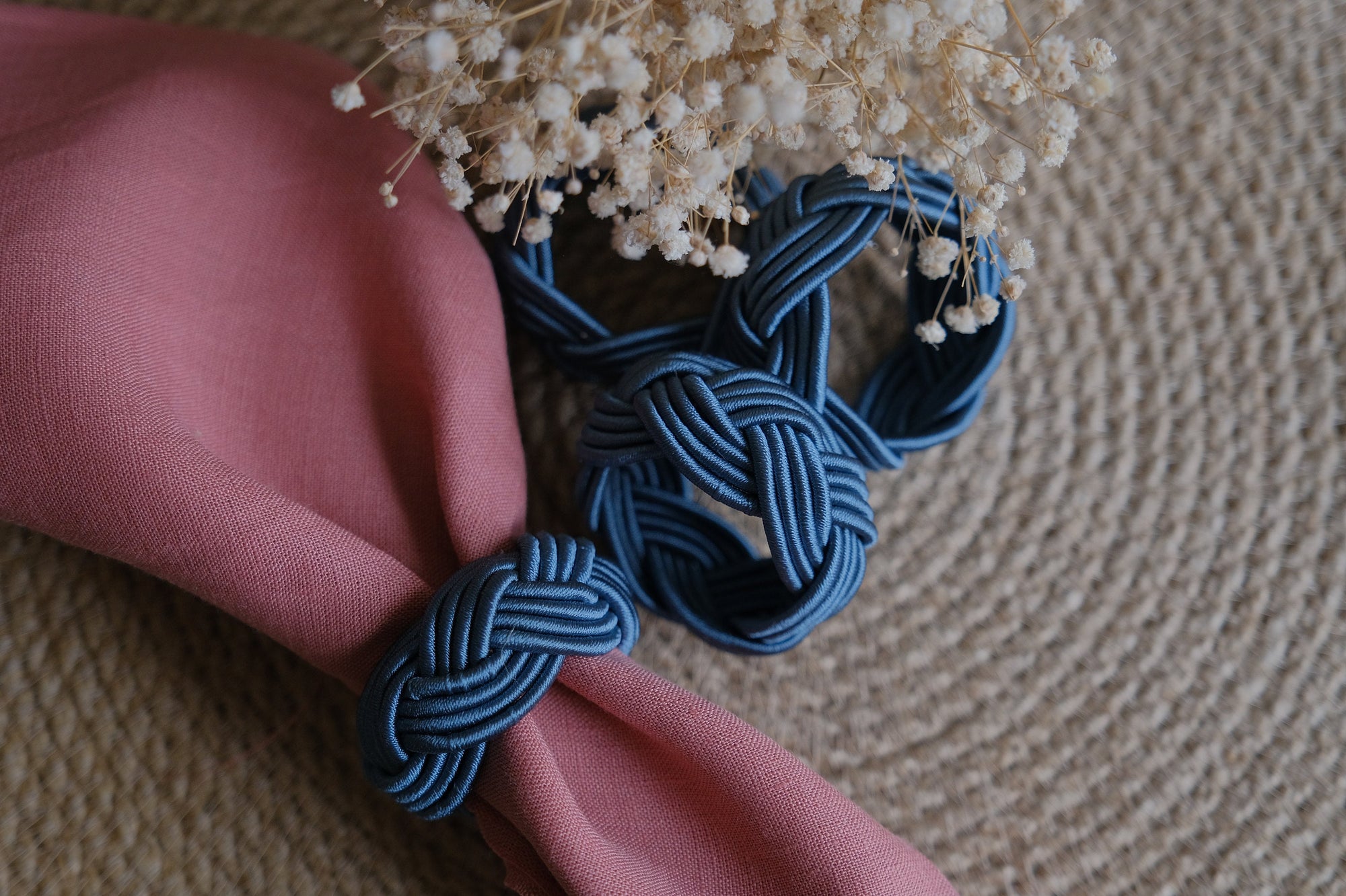 Colorful Rayon Knot Napkin Ring, Rustic Handmade Napkin Holder, Wedding Napkin Rings, Turks Head Style Rustic Napkin Holders