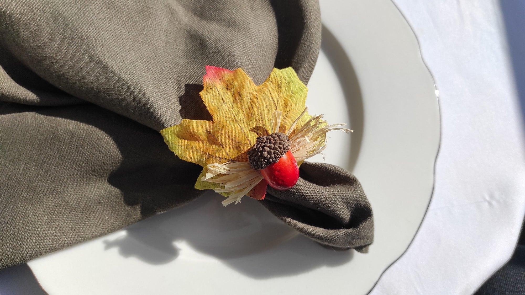 Fall Maple Leaf Napkin Ring, Autumn Maple Leaf Napkin Rings, Thanksgiving Napkin Ring, Thanksgiving Table Decor, Autumn Napkin Holder