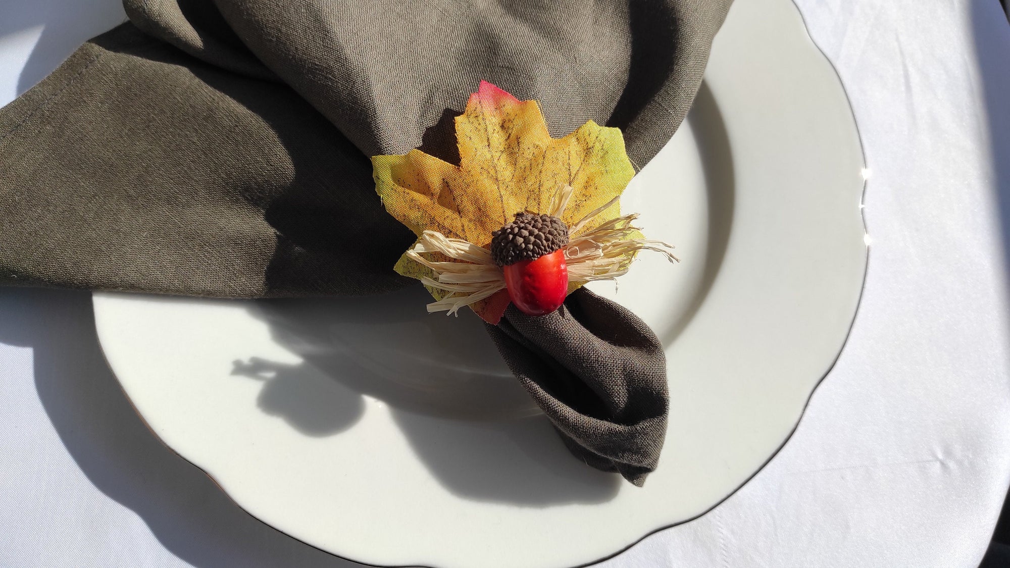 Autumn Acorns and Leaves Napkin Rings, Thanksgiving Napkin Ring, Fall Maple Leaf Napkin Rings, Thanksgiving Fall Napkin Ring