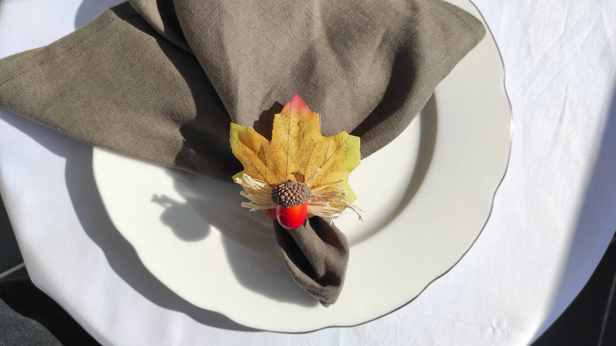 Fall Maple Leaf Napkin Ring, Autumn Maple Leaf Napkin Rings, Thanksgiving Napkin Ring, Thanksgiving Table Decor, Autumn Napkin Holder