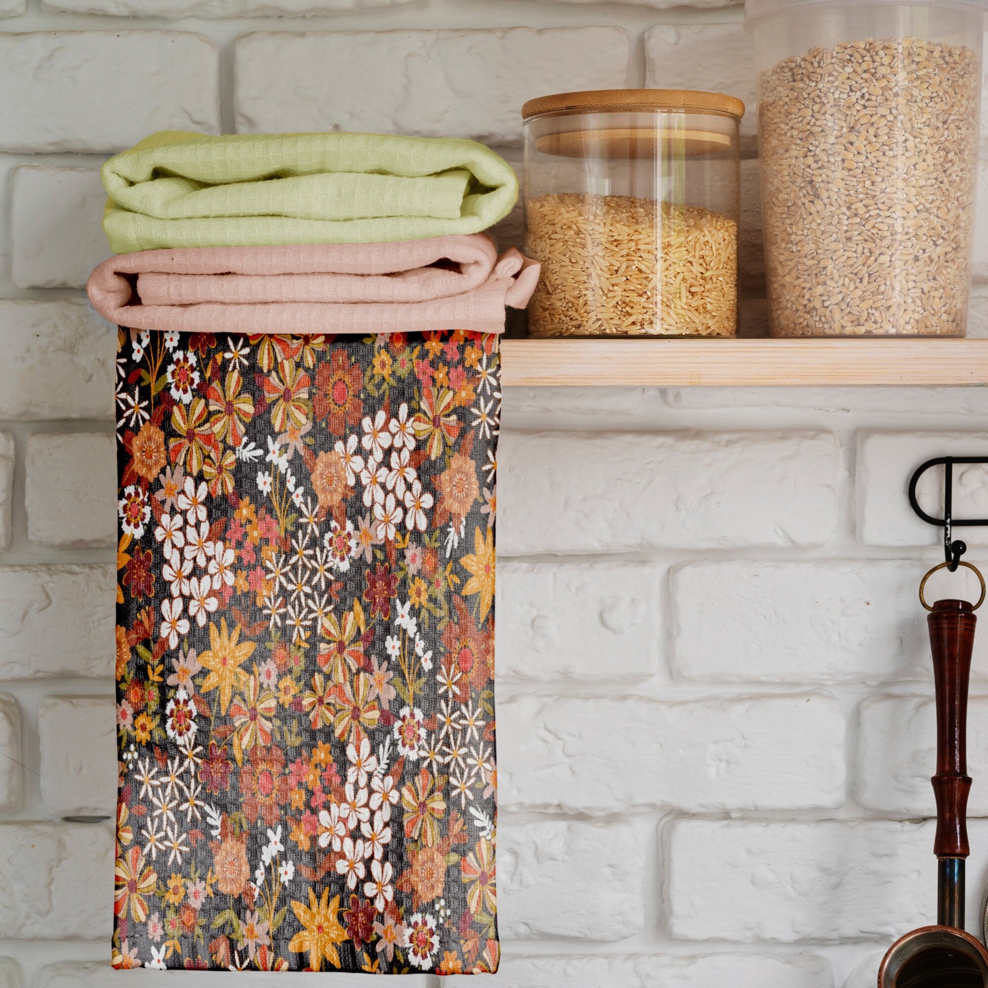 Retro Tea Towels, Retro Flowers Dish Towel, 70s Flowers Tea Towels, Mid Century Modern Hand Towel, Retro Kitchen Towels
