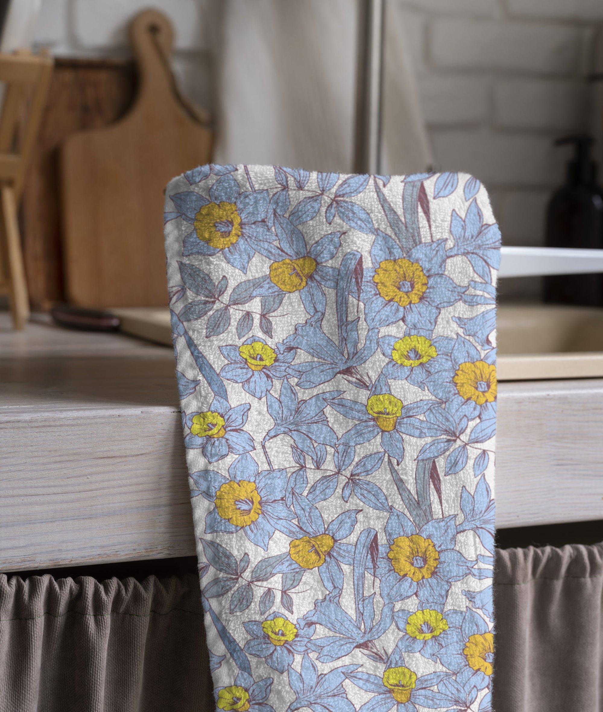 Floral Tea Towels, Modern Vintage Flowers Dish Towel, Abstract Flowers Printed Towels, Wildflowers Hand Towel, Floral Kitchen Towels
