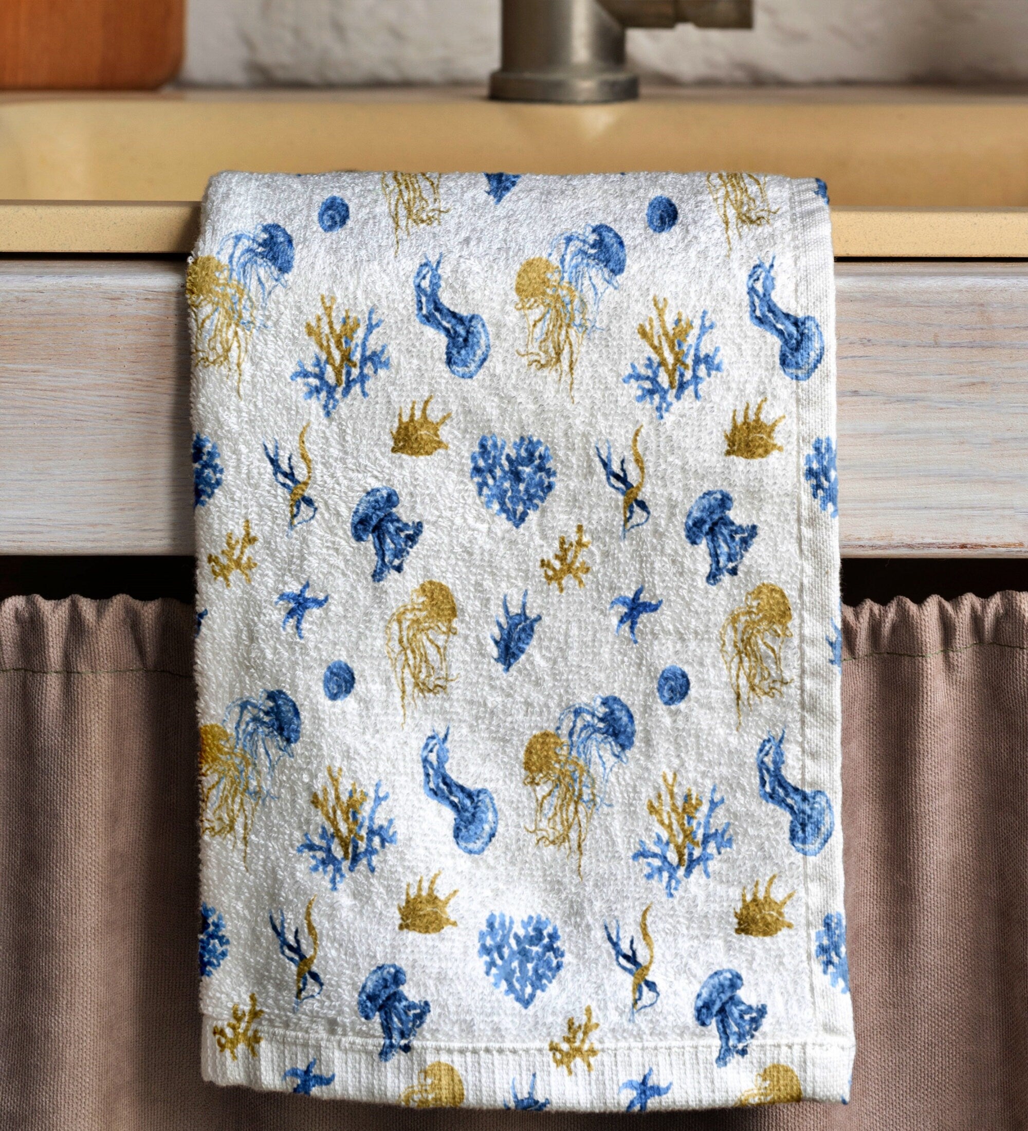 Coastal Kitchen Towel, Seashell Starfish Print Tea Towels, Ocean Themed Soft Absorbent Hand Towel, Sea Animals Hand Towel