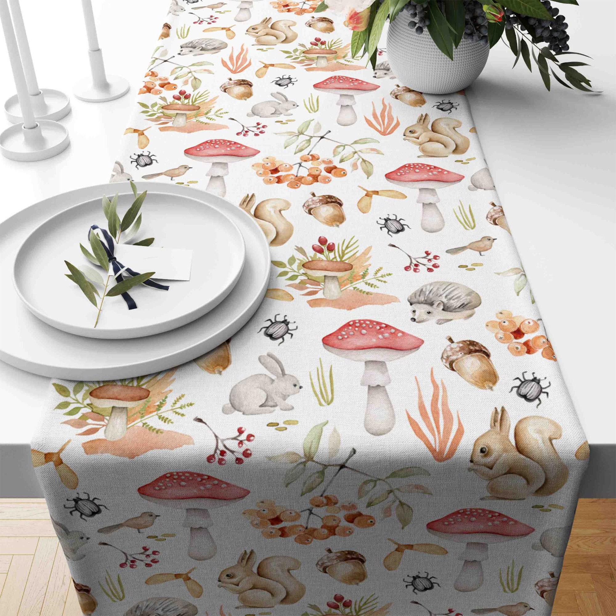 Autumn Cute Animals Table Runner, Thanksgiving Fall Table Decor, Autumn  Mushroom Table Runner, Fall Table Decor, Thanksgiving Home Gift