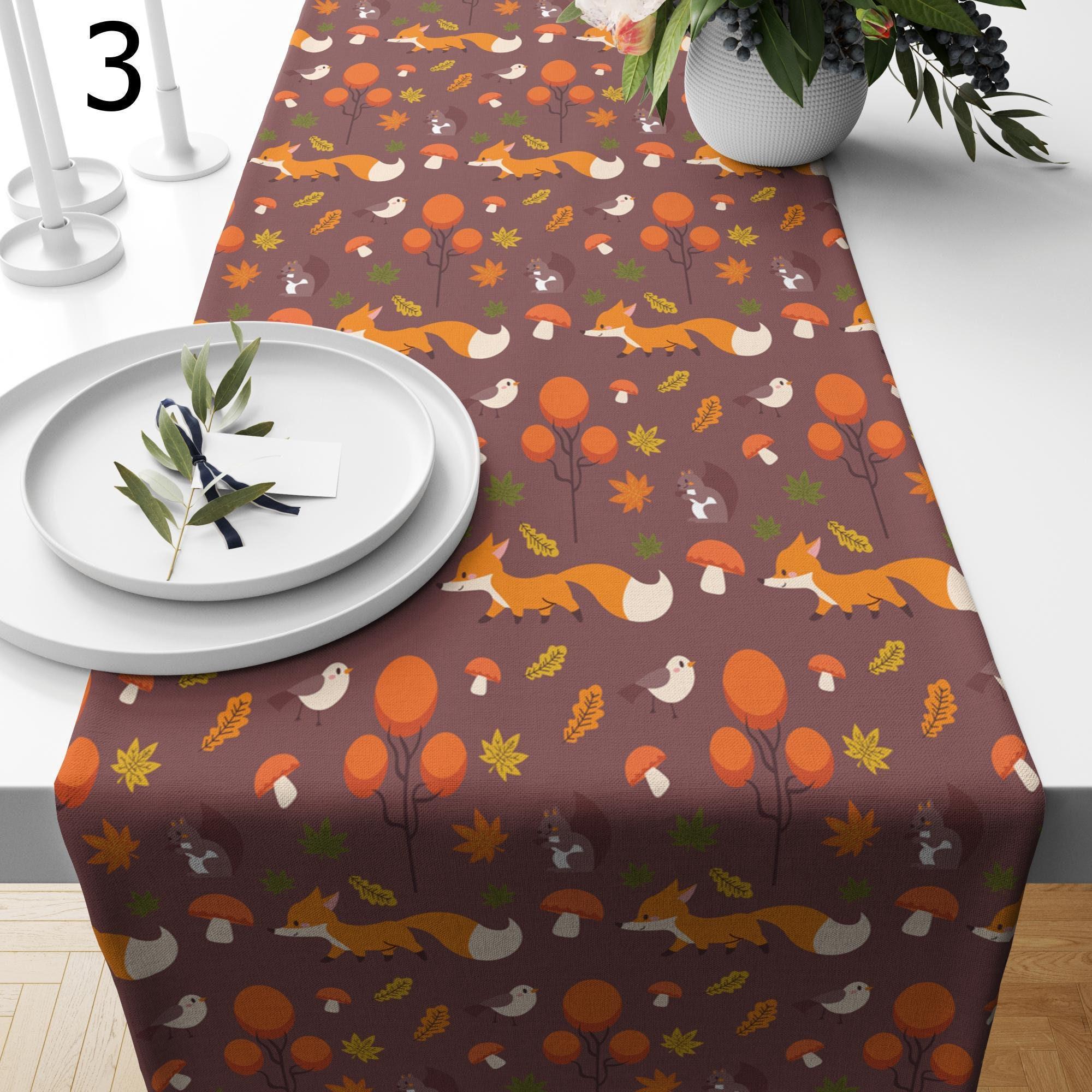 Fox Table Runner, Autumn Fall Table Decor, Woodland Animal Table Linen, Thanksgiving Table Runner, Cute Foxes and Leaves Table Runners