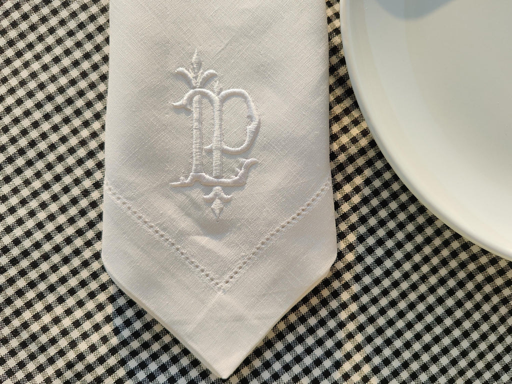 Personalized  Linen Napkins, Monogrammed Napkins, Custom Linen Napkins, Embroidered Initials on Wedding Napkin, Letter Monogrammed Napkins