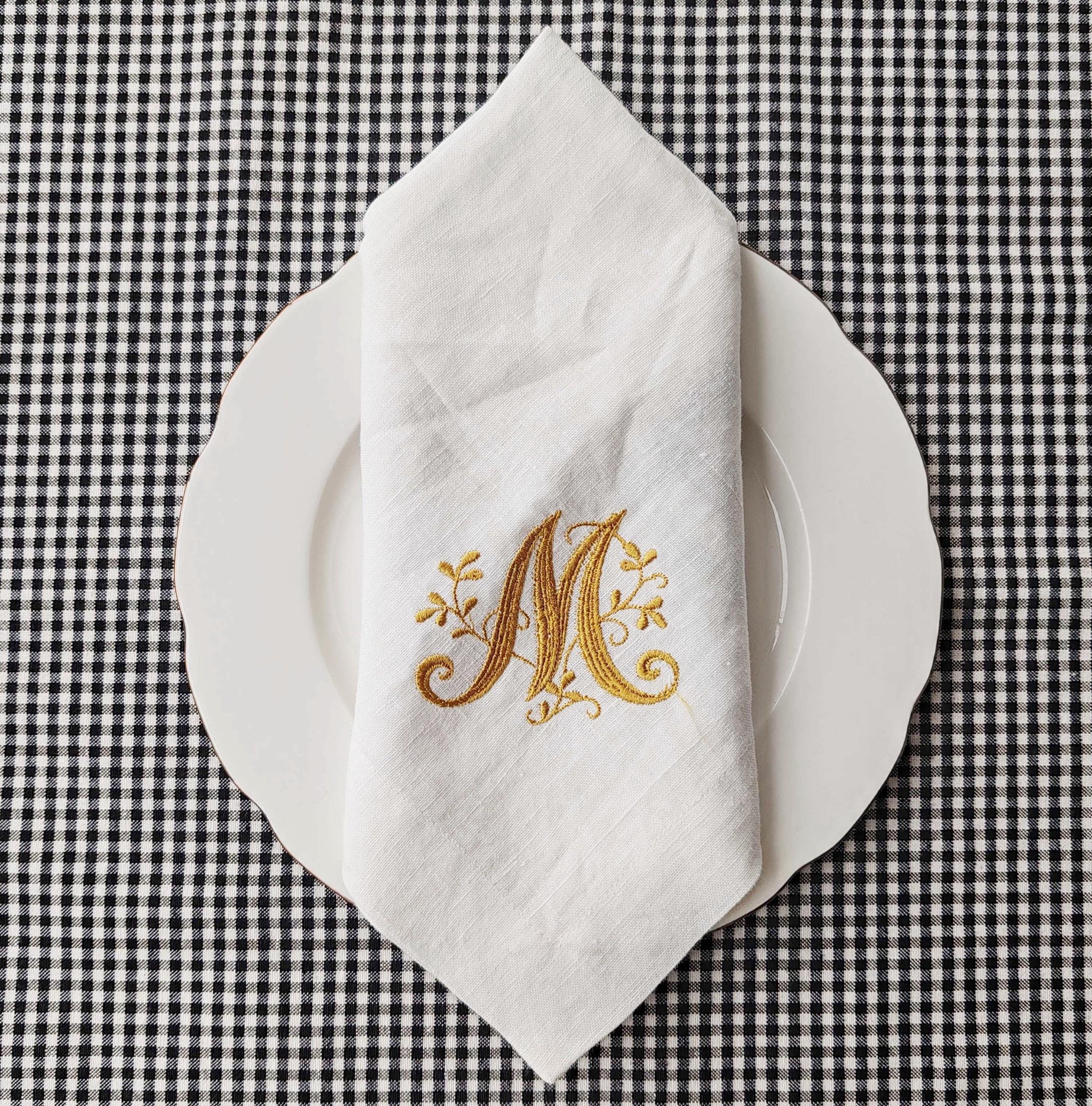 Letter Monogrammed Napkins, Personalized  Linen Napkins, Monogrammed Napkins, Custom Linen Napkins, Embroidered Initials on Wedding Napkin
