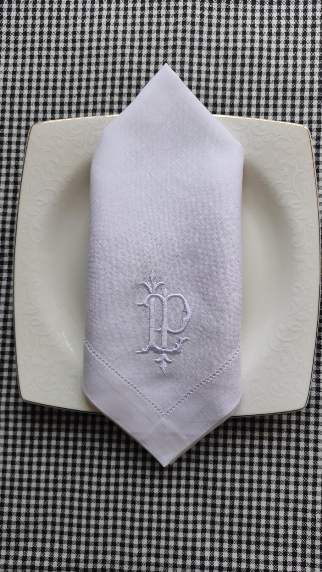 Personalized  Linen Napkins, Monogrammed Napkins, Custom Linen Napkins, Embroidered Initials on Wedding Napkin, Letter Monogrammed Napkins