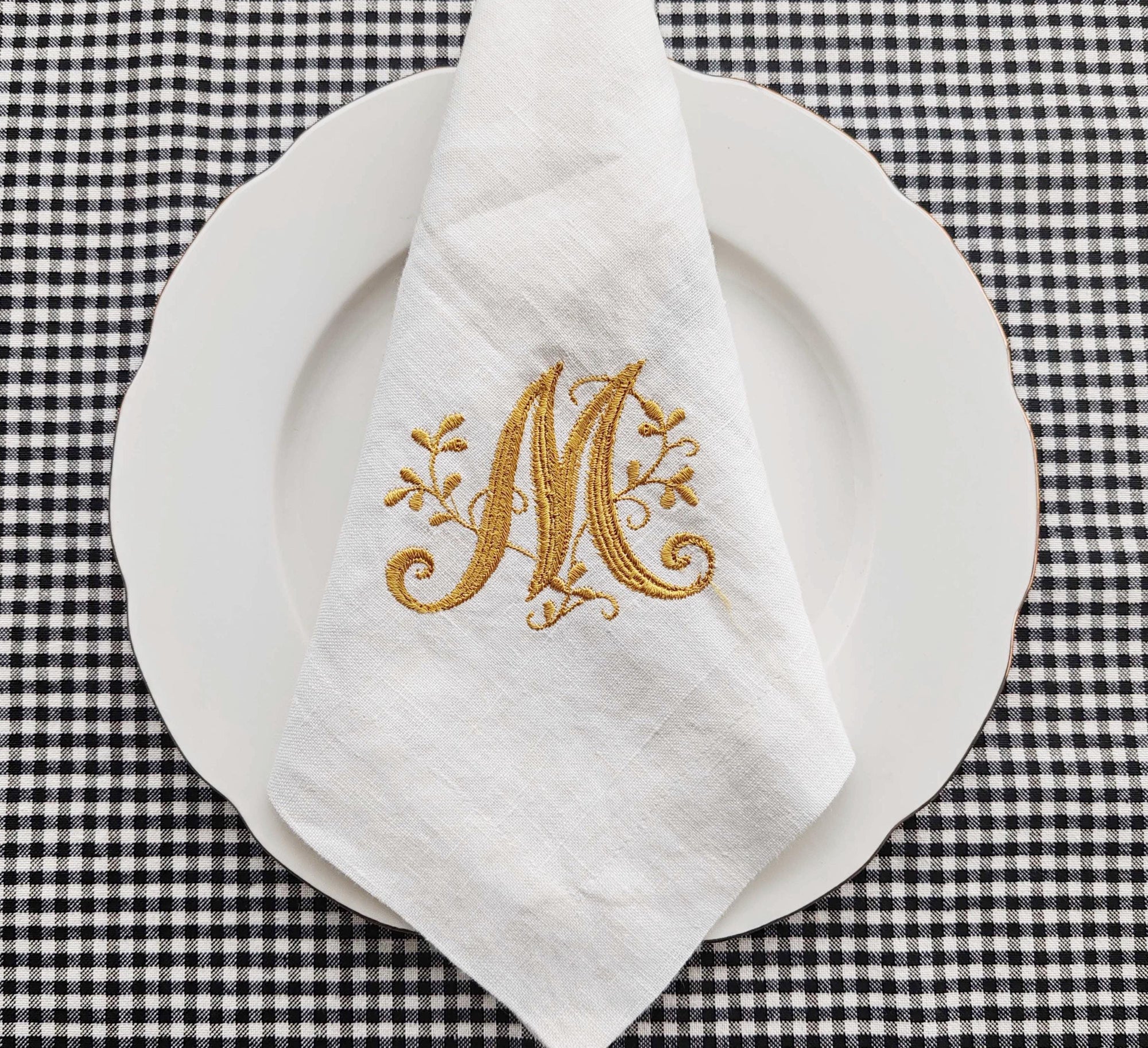 Letter Monogrammed Napkins, Personalized  Linen Napkins, Monogrammed Napkins, Custom Linen Napkins, Embroidered Initials on Wedding Napkin