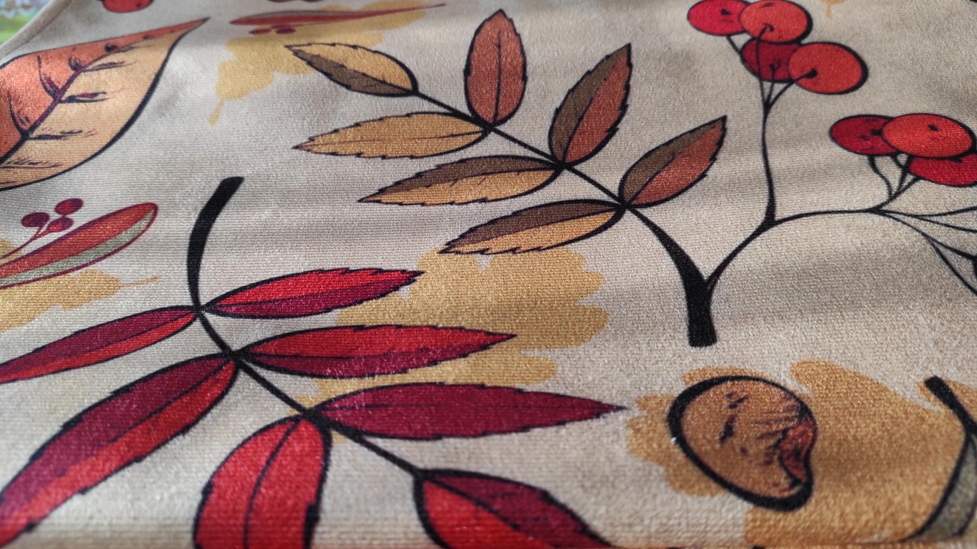 Autumn Table Runners, Fall Flowers and Leaves Table Runner,  Thanksgiving Table Runners, Seasonal Fall Table Runners, Fall Flowers Runner