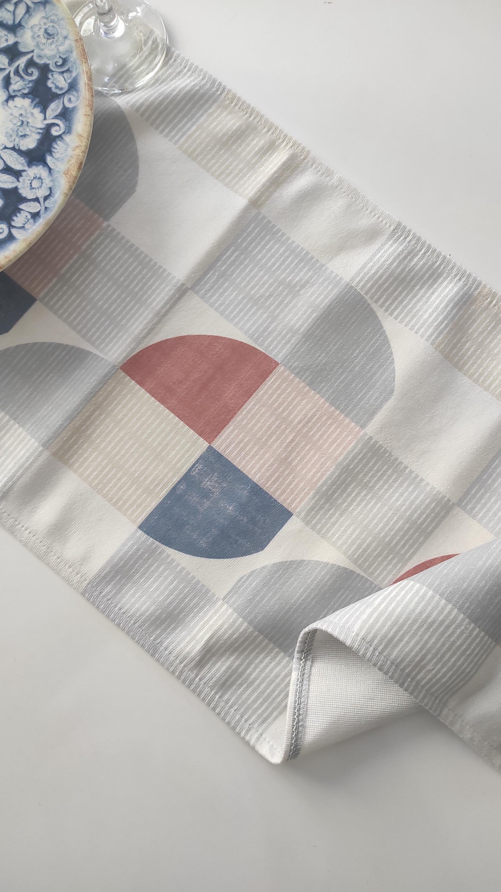 Retro Bauhaus Table Runner, Retro Black White Coffee Table Runner, Mid Century Modern Bauhaus Table Runner, 70s Retro Table Runners