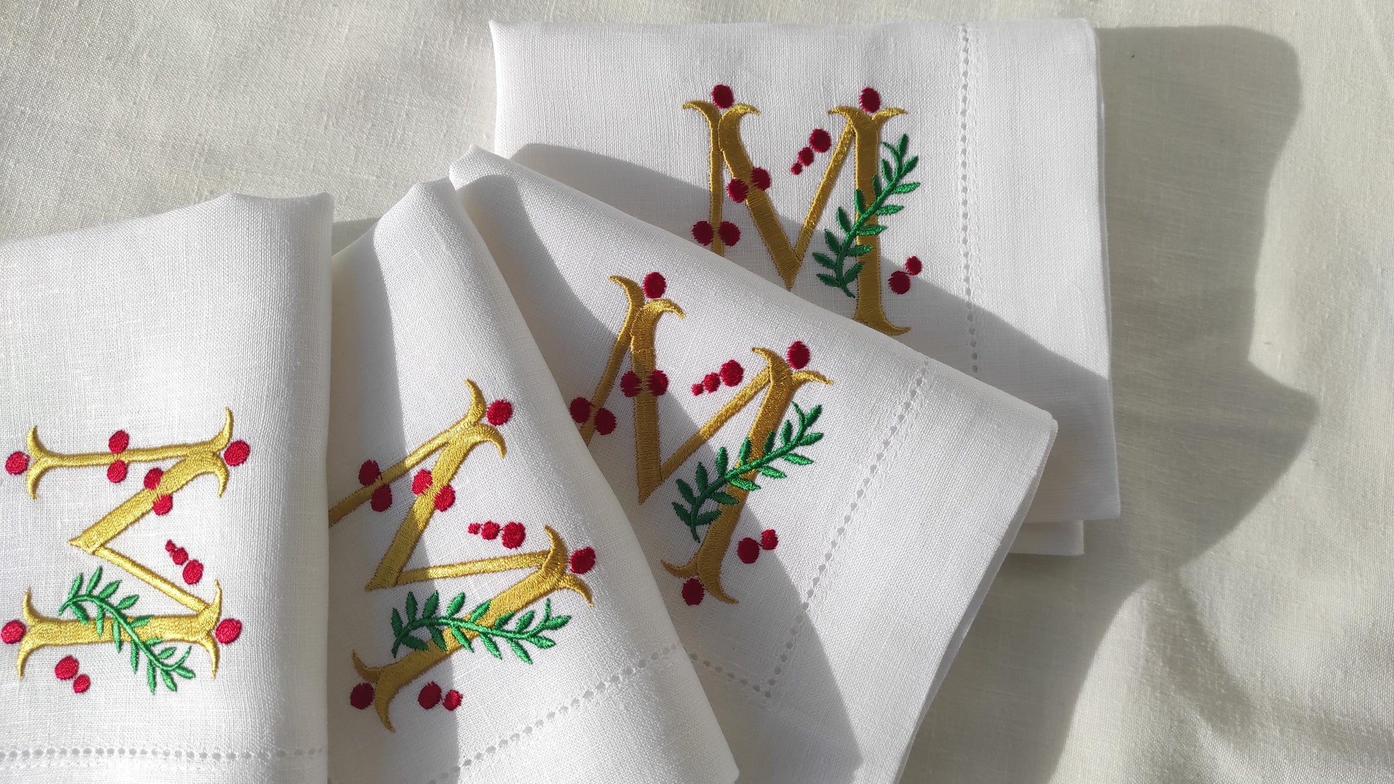 Embroidered Christmas Napkins, Mistletoe Embroidered Linen Napkin, Monogrammed Christmas Napkin, Personalized Christmas Napkins