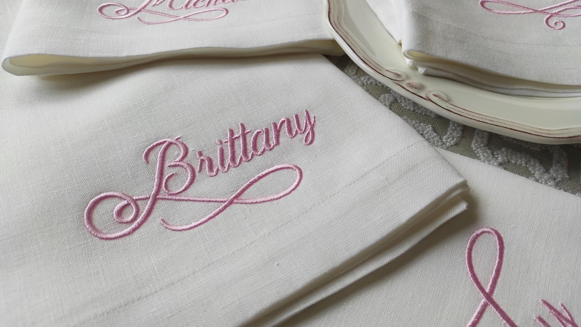 Embroidered Linen Napkins, Custom Linen Napkins, Wedding Napkins, Personalized Linen Napkins with Name Embroidery, Family Linen Napkins